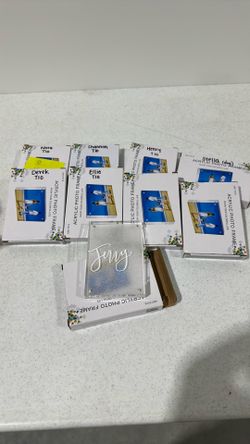 used 3 1/2" x 5" acrylic frames