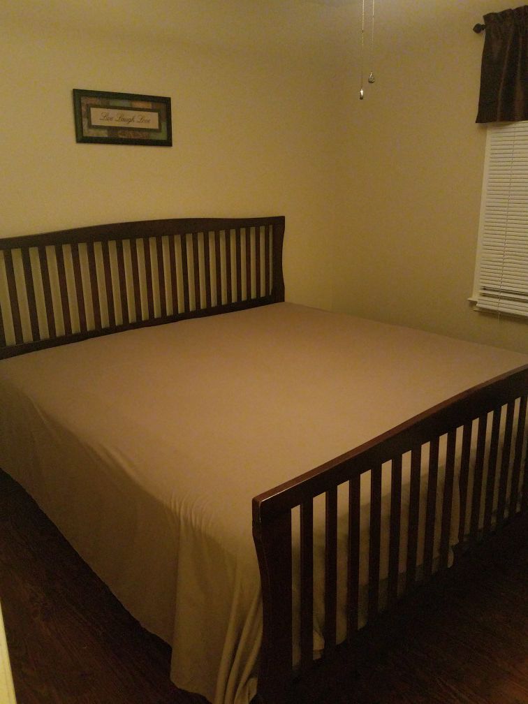 King Size Bed in great condition. Memory foam with extra memory foam sleeve case.