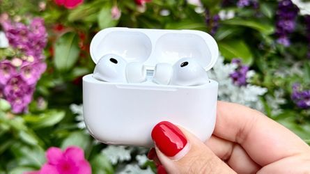 AirPods Pro 3 — Like Brand New - FREE SHIPPING 🌷🎧