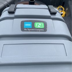 Tennant N Commercial Vacuum 