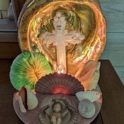 Vintage Baby Jesus Shell Lamp 