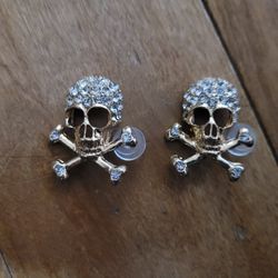 Lot Of 2 Metal Skull Shoe Charms 