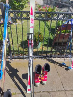 Snow skis
