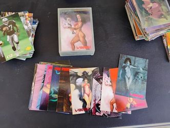 Vampirella Trading Card Set With Case