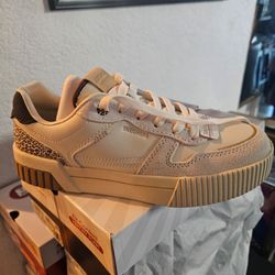 Sketchers shoes
