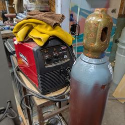 Lincoln 140 MIG 120V With Gas Bottle And Accessories
