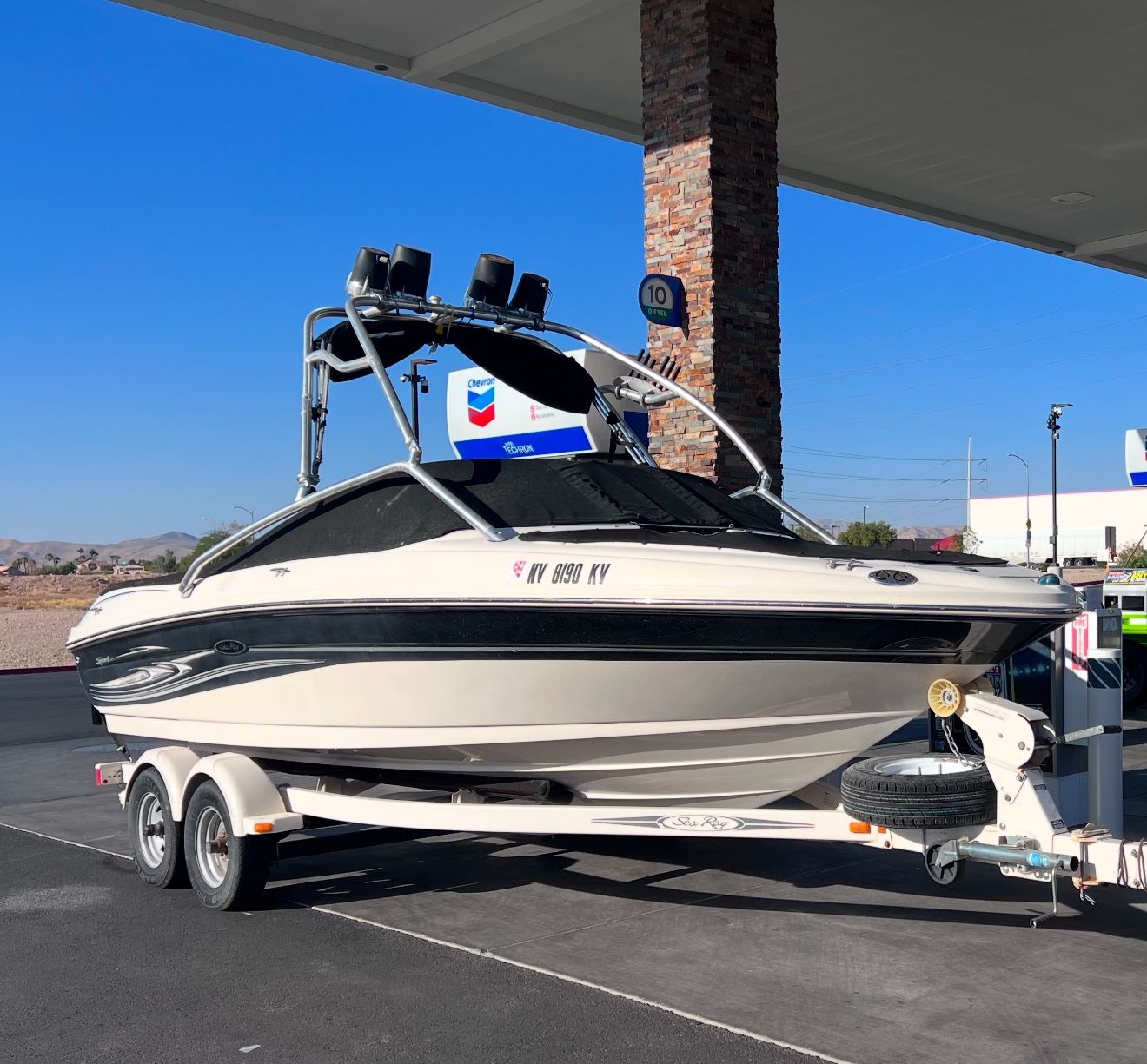 2004 SEARAY BOAT. WAKEBOARD TOWER