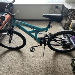 Boys 18 Speed Mountain Bike 