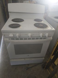 Stove Electric Stove oven Black or White, Good Condition, Fully Works, Delivery Available, Free Replacement Warranty!