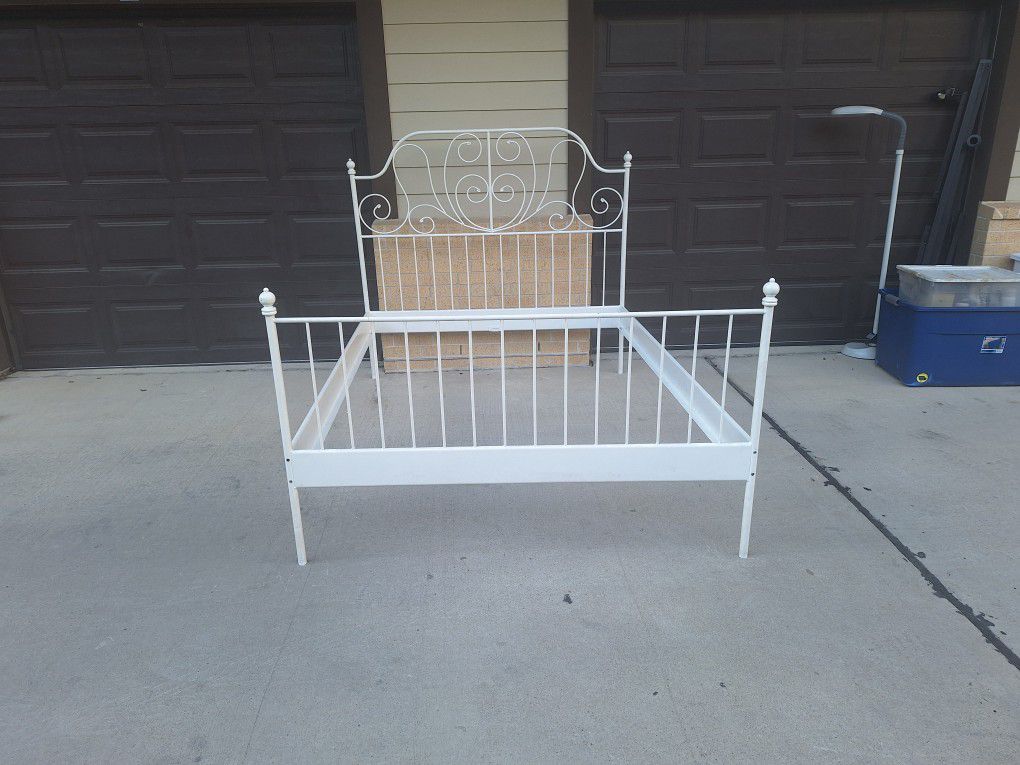 IKEA QUEEN SIZE WHITE METAL BED FRAME