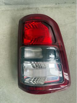 OEM 2019–2024 Dodge Ram 1500 (R) Pass. Side Tail Light Assembly