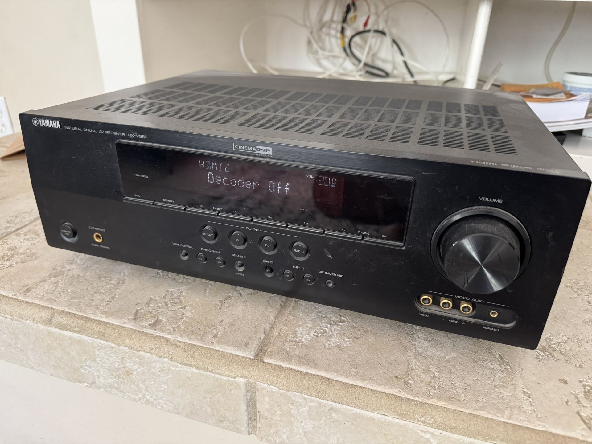 Yamaha RX-V565 7.1 Channel Receiver for home theater