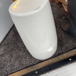 Gene Diaper Disposal