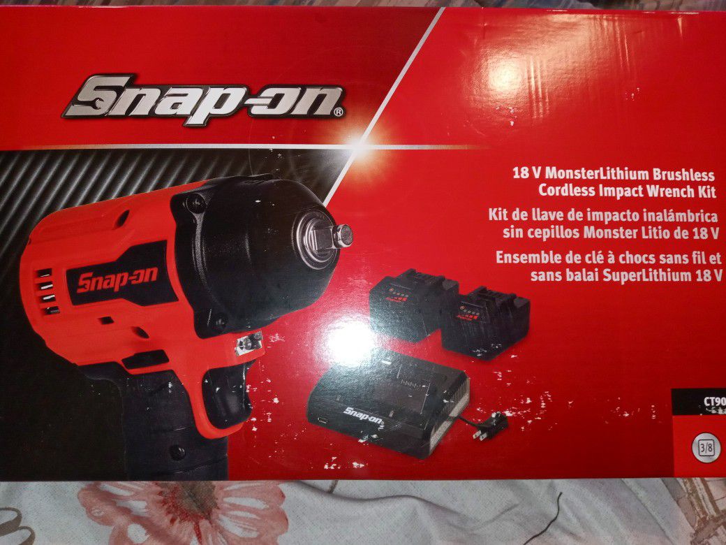 Snap on impact wrench kit