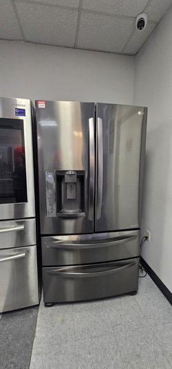 LG 4‑Door French Door Fridge – Stainless, Ice/Water Dispenser