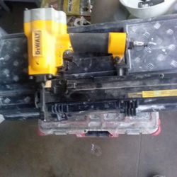 DeWalt Roofing Nailer 16 Inch