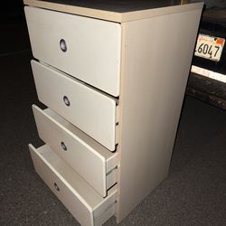White dresser 4 drawers