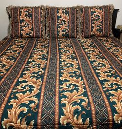 Queen size comforter ( Marge Carson style)