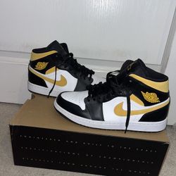 Air Jordan 1 Mid Black University Gold Size Mens 9.5