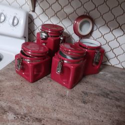 Set 4 Kitchen Can̈isters
