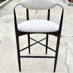 PAIR OF DESIGNER CHAIRS