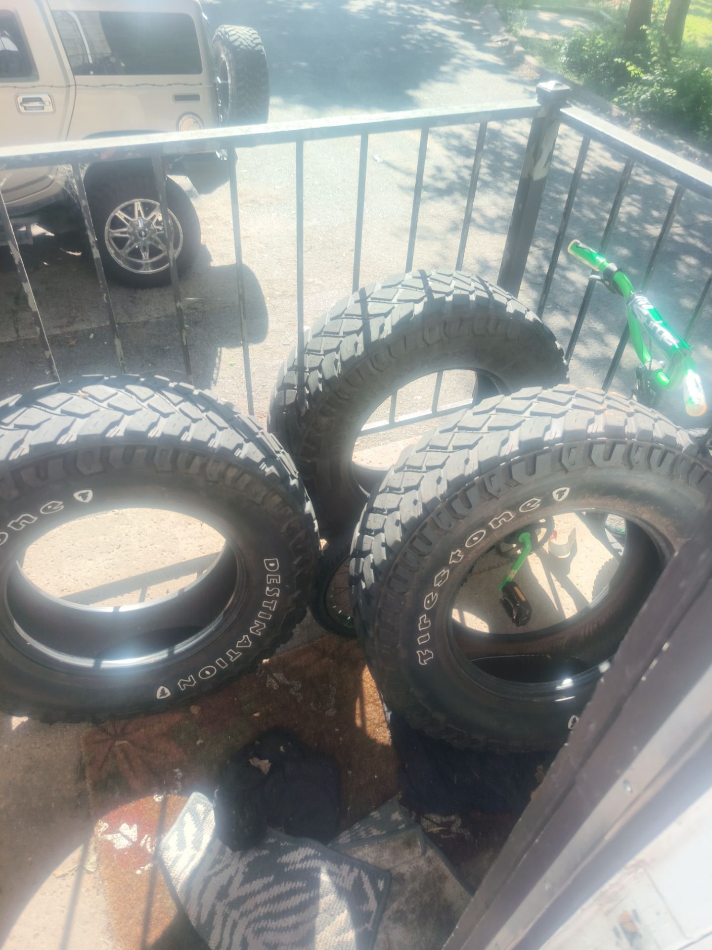 Tires LT255/75R17