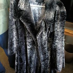 Fake mink coat black and silver size large new never worn $200