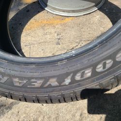 255 45 20 goodyear good condition tire