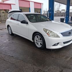 2012 Infiniti G37