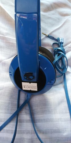 A,HEADPHONES BLUE COLOR SKULL DESIGN