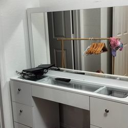 6 Drawer Vanity With Mirror 