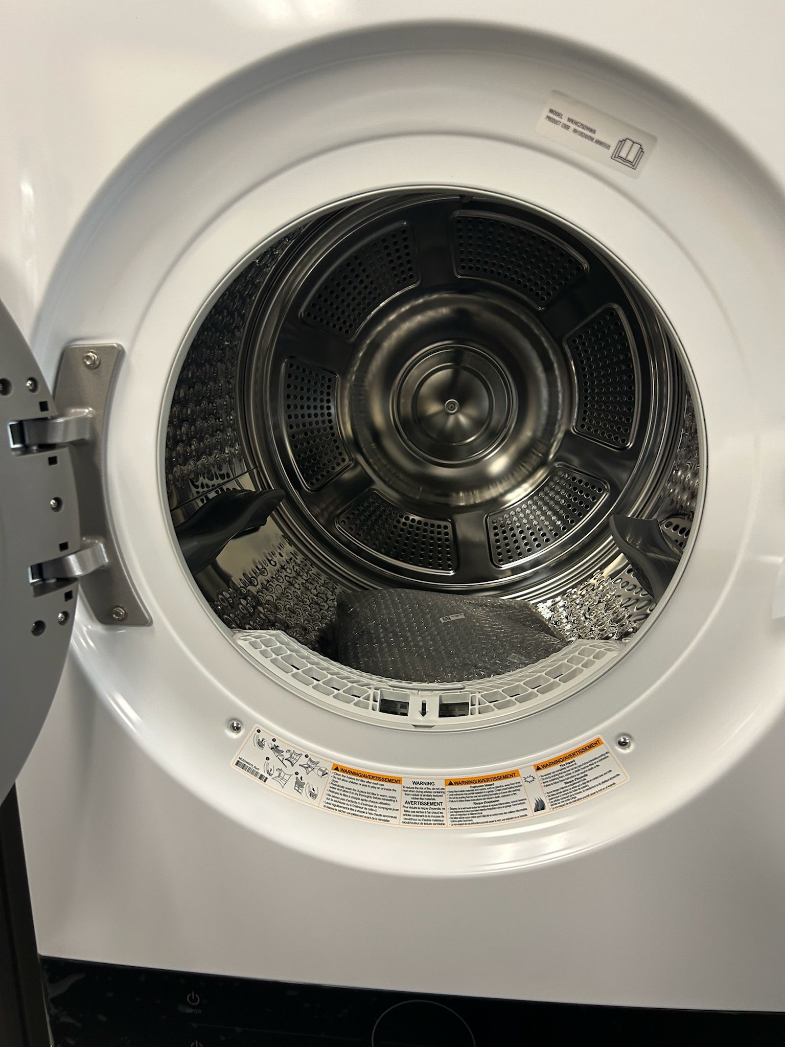 NEW LG 5.0 cu. ft. Washer 7.8 cu. ft. Dual Inverter Heat Pump Ventless Dryer Electric Washtower in White