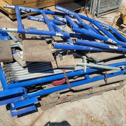 Metal Cross Brace Scaffolding  MAKE OFFER