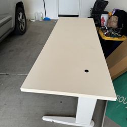 White Desk With Height Lever 