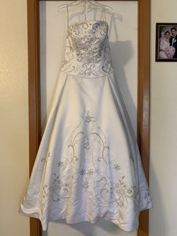 Oleg Cassini Wedding Dress