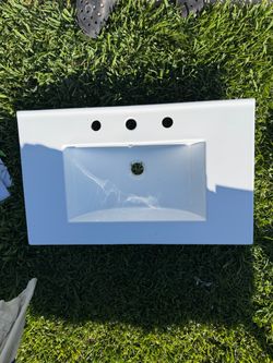 White sink brand new