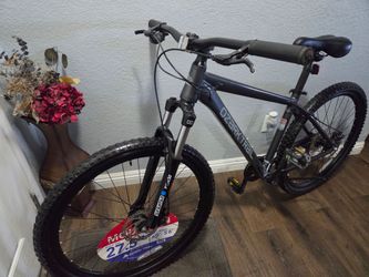Ozark Tral Bike Aluminum 27.5 8 Speed Mont Sports frame medium new Ready to ride good condition