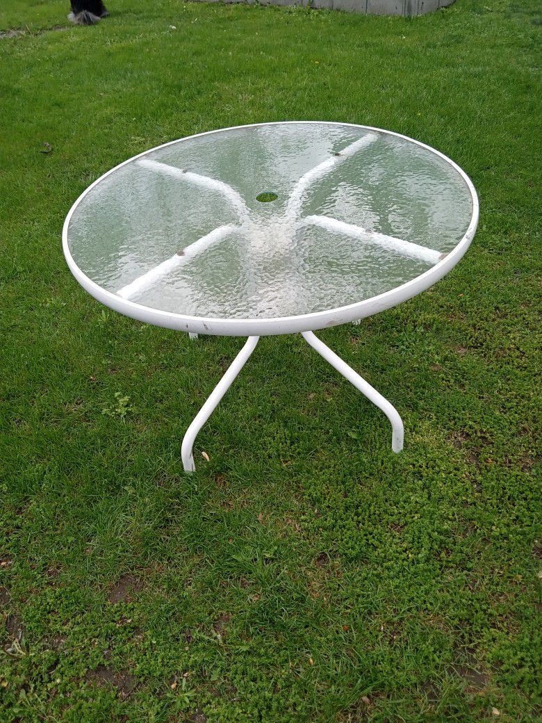 Glass Top Patio Table/40 Inches In Diameter 