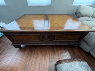 Ethan Allen Townhouse British Colonial 2-Drawer Coffee Table