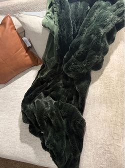 Pottery Barn Ruched Faux Fur Throw Blanket - Dark Green