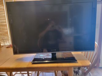 40" Sceptre TV