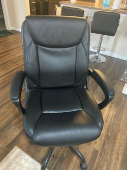 Amazon Basics Classic Puresoft Padded Mid-Back Office Computer Desk Chair With Armrest - Black