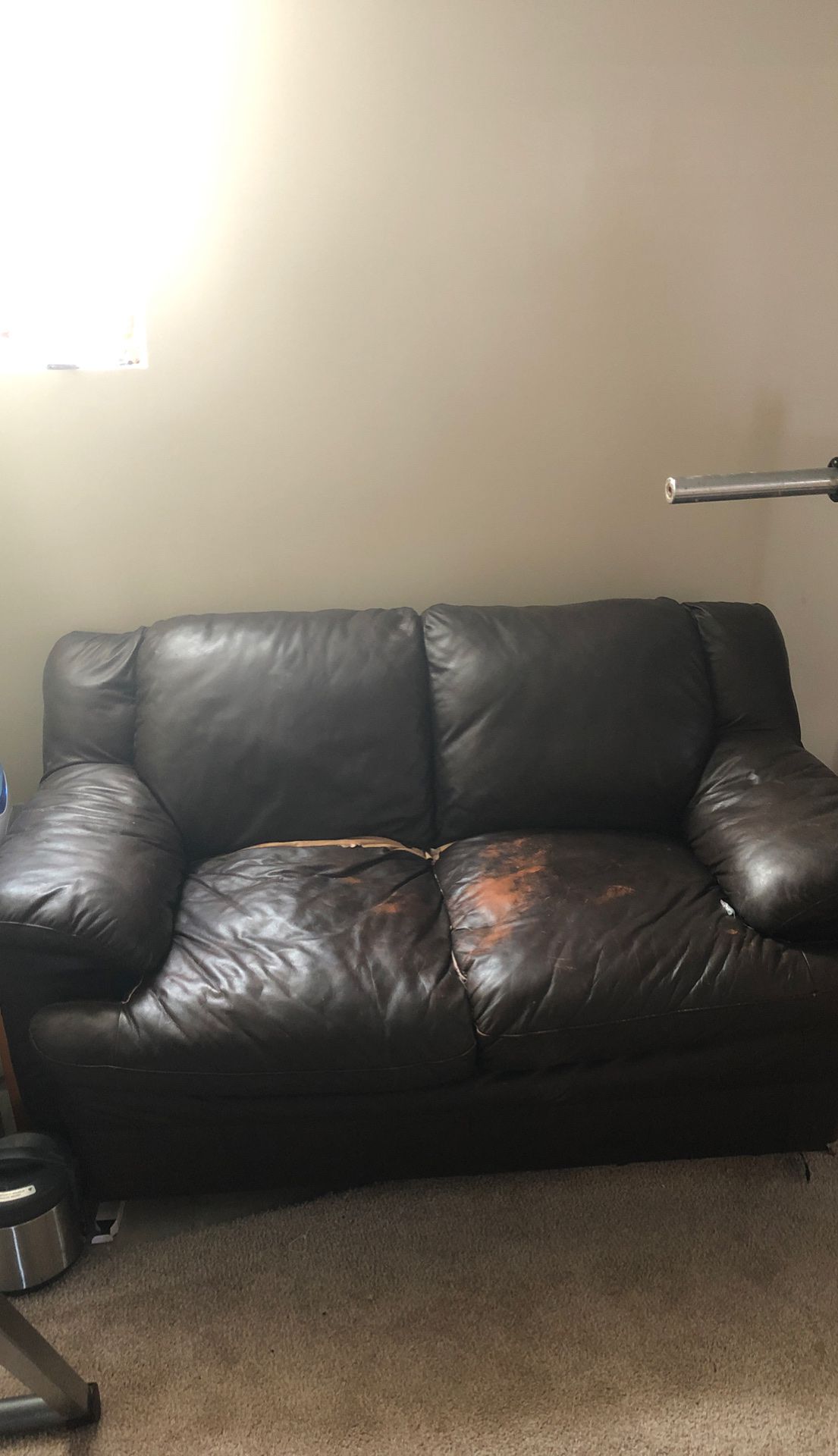 Free couch. Come pick it up