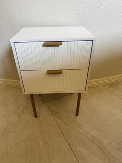 Small 2 drawer nightstand