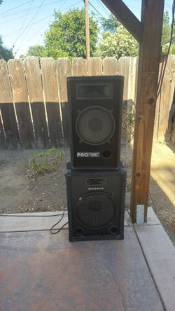 DJ Seth, powerful and loud