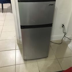 Refrigerador pequeño Magic Chef