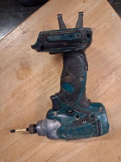 Makita BTD141 18V LXT cordless 1/4-inch impact driver