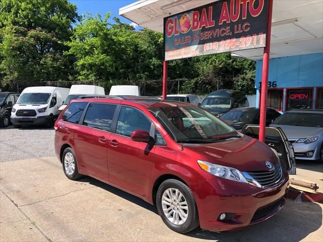 2012 Toyota Sienna