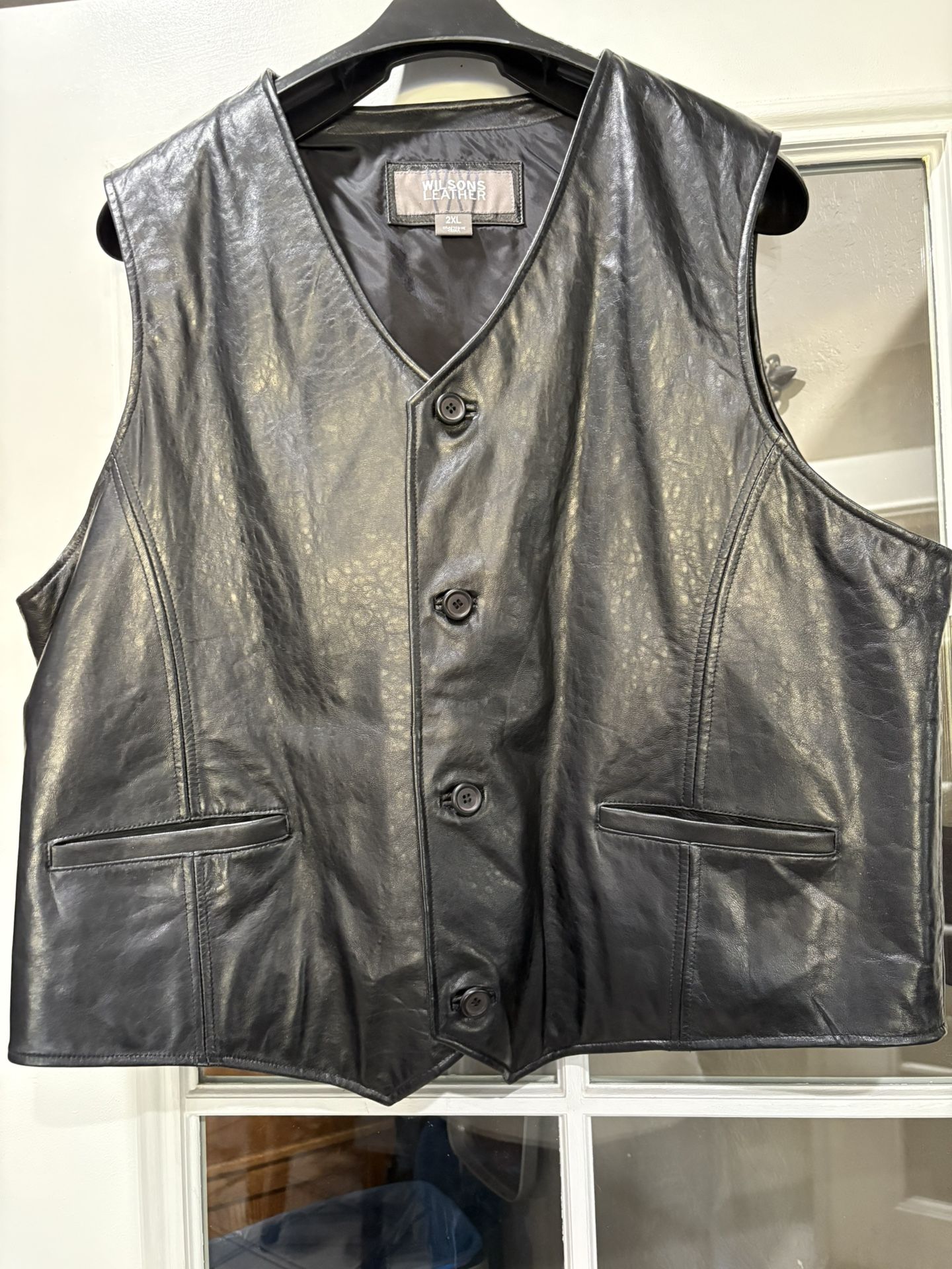 Black Leather vest 2X Like New!