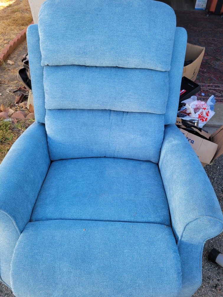 New Recliner Rocking Sofa With 2 Pillows 